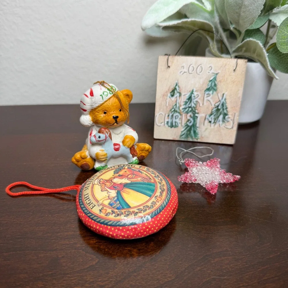 Vintage Christmas Ornament 4Pc Eight Maids A-Milking 1981 Bear‎ 2002 Wood Sign